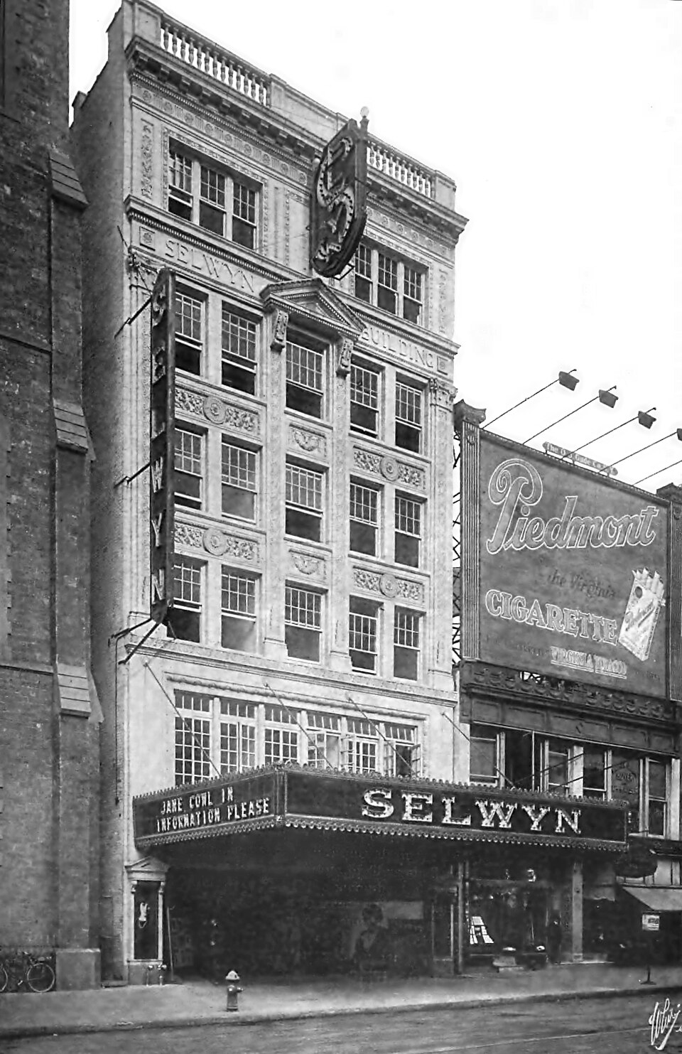 Historic photo of Selwyn Theatre circa 1918